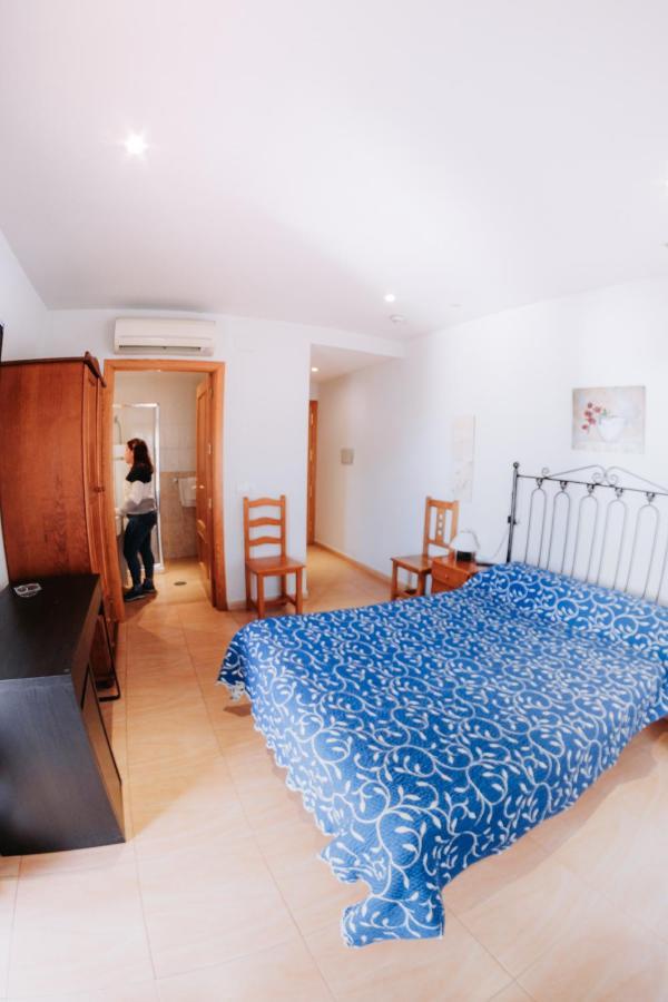 Hotel Delphos Moraleja Bagian luar foto