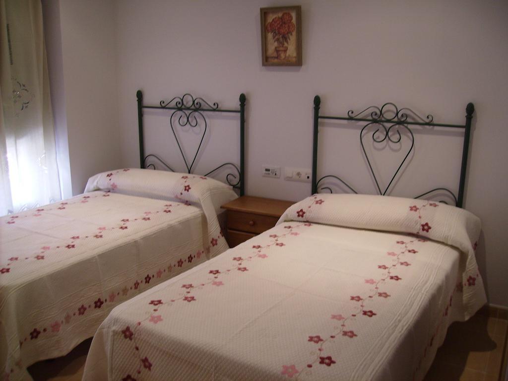 Hotel Delphos Moraleja Ruang foto