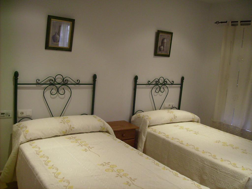 Hotel Delphos Moraleja Bagian luar foto