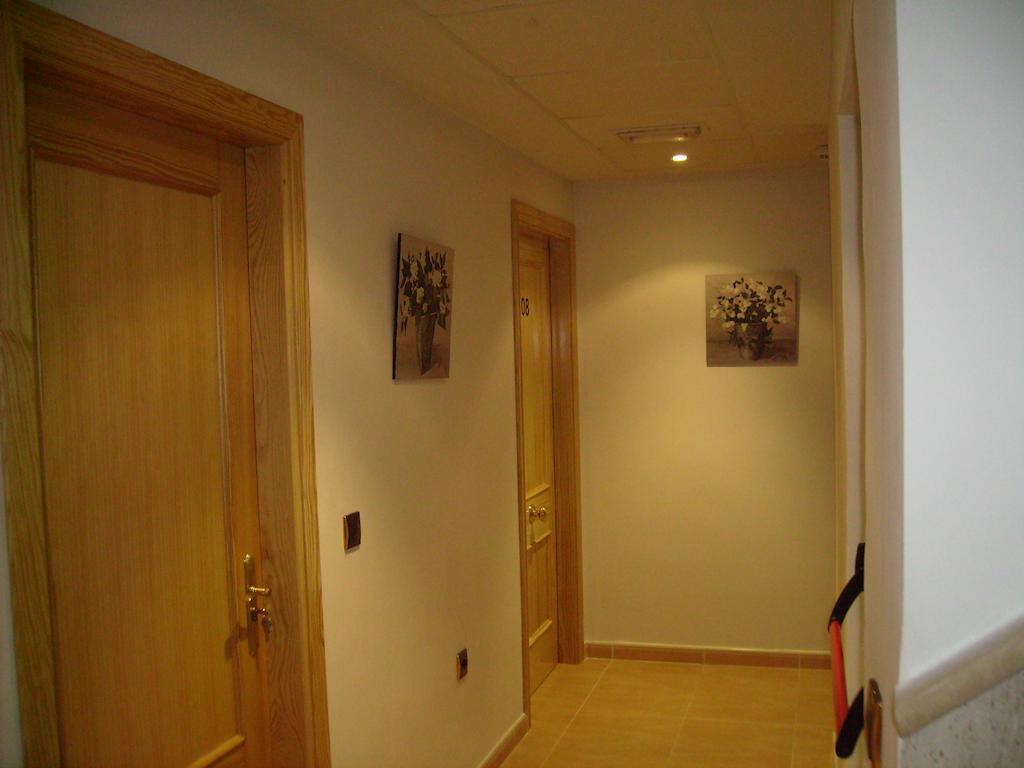 Hotel Delphos Moraleja Bagian luar foto