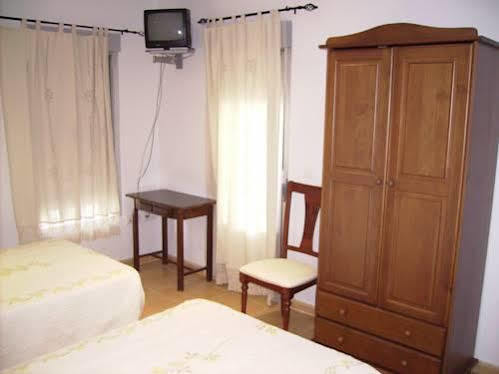 Hotel Delphos Moraleja Bagian luar foto
